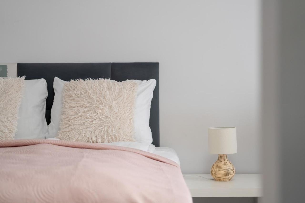 Apartamento Stylish & Comfy Garbary With Parking By Renters *