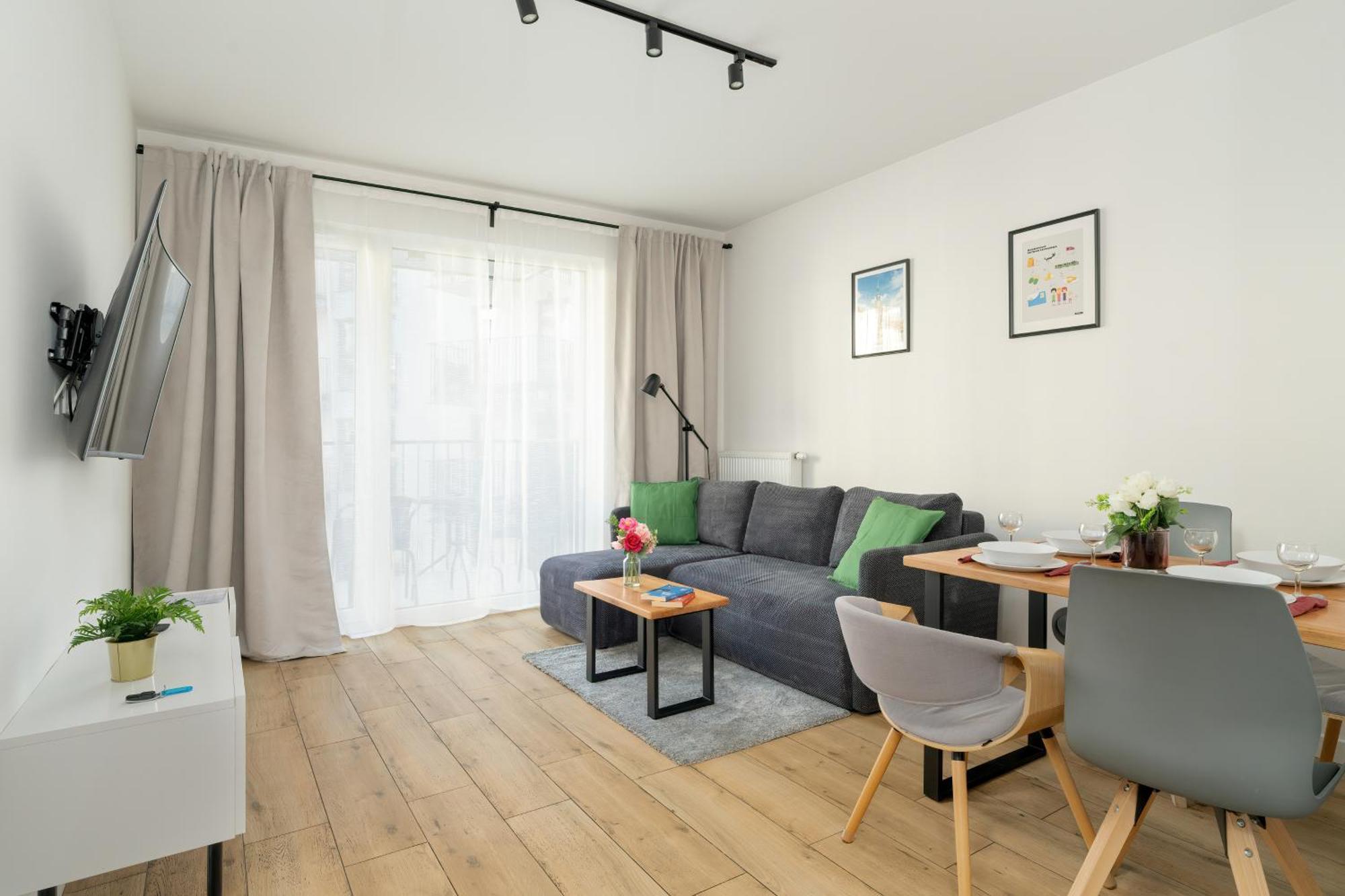 Stylish & Comfy Garbary With Parking By Renters Poznań